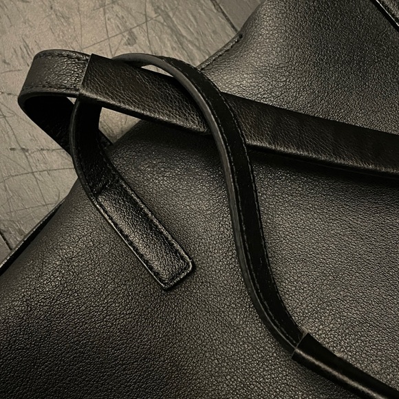 Saint Laurent Leather Tote Bag - Picture 6 of 8
